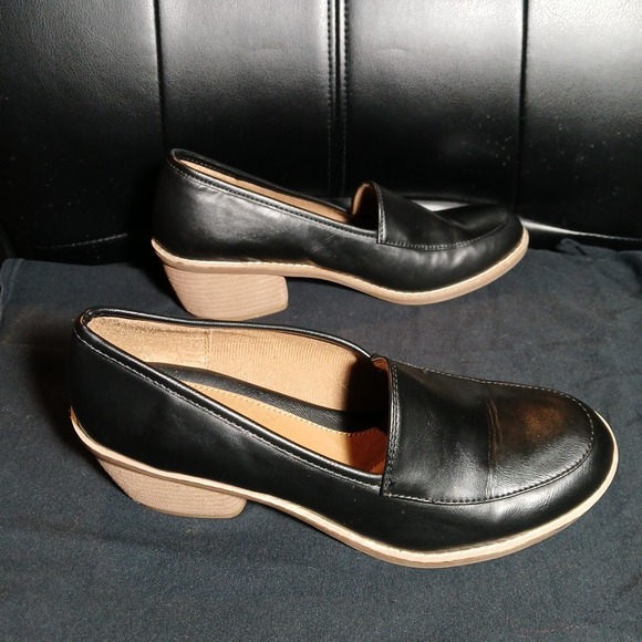 Eurosoft By Sofft Black Loafers Size 9 Chunky Heel - Picture 2 of 8
